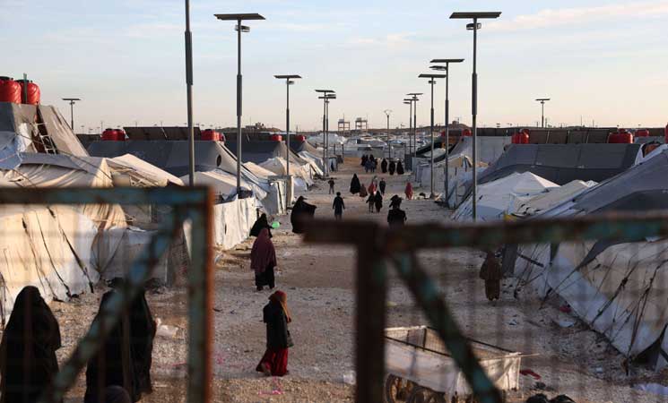 العراق يعلن تفكيك مخيم “الهول” في سوريا واستقبال 22 ألفا من قاطنيه