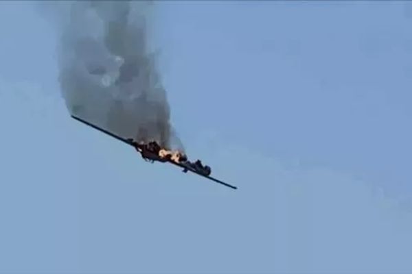 الحرس الثوري الإيراني يسقط طائرة مسيرة ومقاتلة أمريكية فوق شيراز وفارس