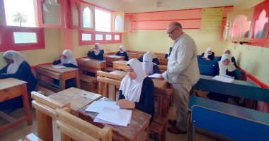 قيادات أزهر الأقصر يتابعون أعمال امتحانات النقل للمرحلة الثانوية