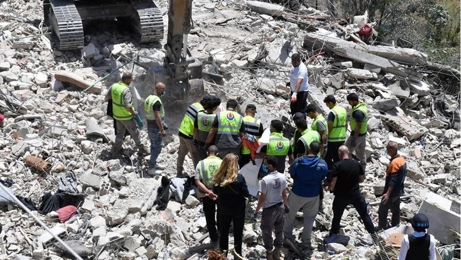 إسرائيل تقتل 9 أشخاص في 60 هجوما على لبنان الأربعاء