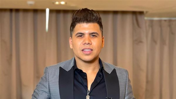 عمر كمال: دعيت ربنا في العمرة بالمال والشهرة مقابل حرماني من الزواج والإنجاب (فيديو)