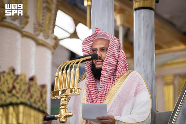 إمام المسجد النبوي: المساجد بيوت الله ومستراح الصالحين