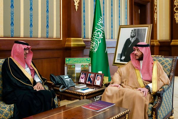 نائب أمير المدينة يطلع على جاهزية الهلال الأحمر للحج