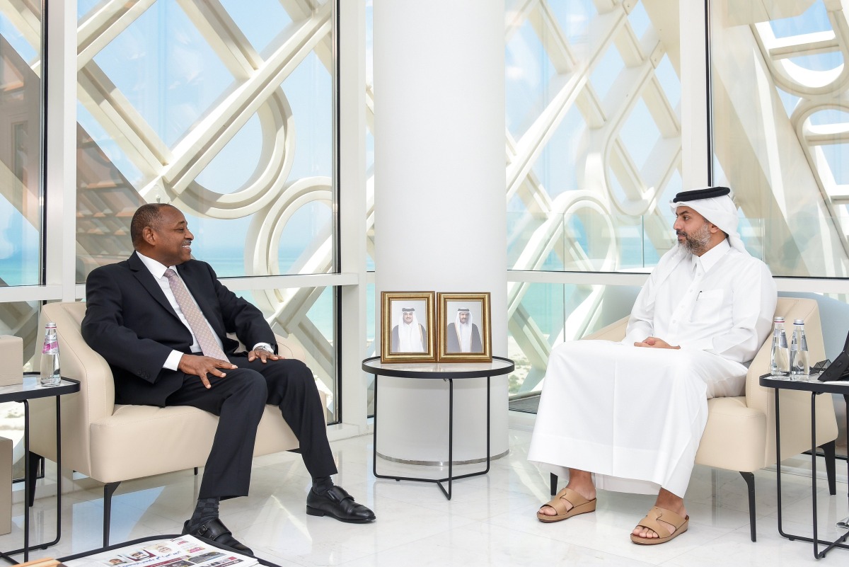 ‫ الرئيس التنفيذي لهيئة المناطق الحرة يبحث مع سفير السودان آفاق التعاون الاقتصادي