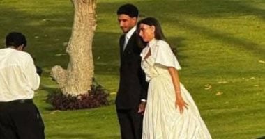 نشطاء يتداولون صورًا لعقد قران عمر مرموش على منصات التواصل الاجتماعى