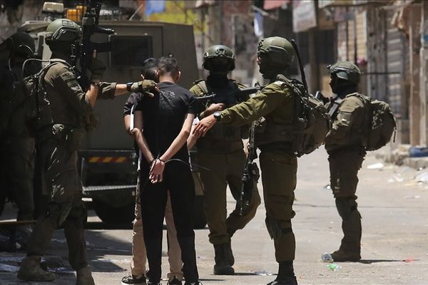 اعتقالُ فلسطينيين بينهم أطفالٌ في القدس المحتلة