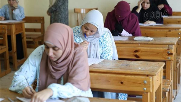 توتر وتركيز، 15 صورة ترصد أجواء امتحان القرآن لطلاب القسم العلمي بالثانوية الأزهرية