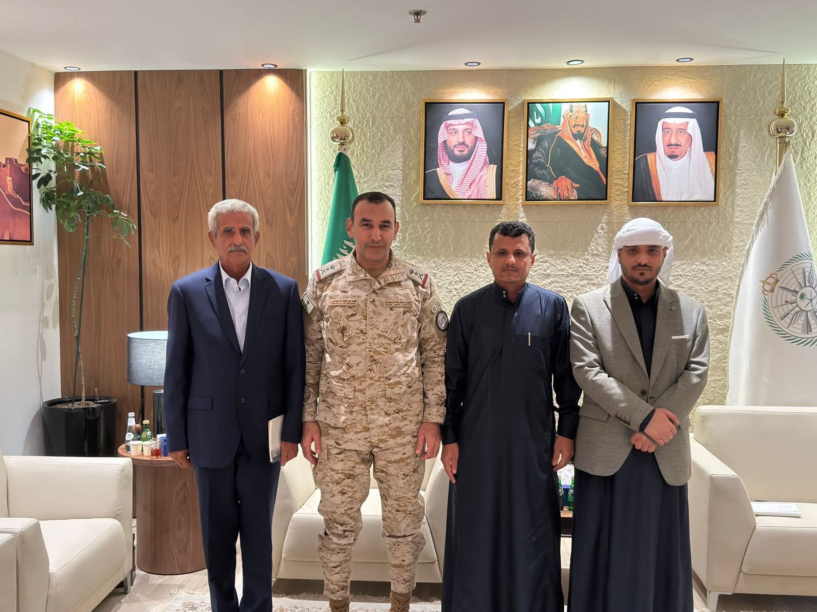 رئيس العمليات المشتركة بالتحالف العربي يلتقي قيادات جنوبية