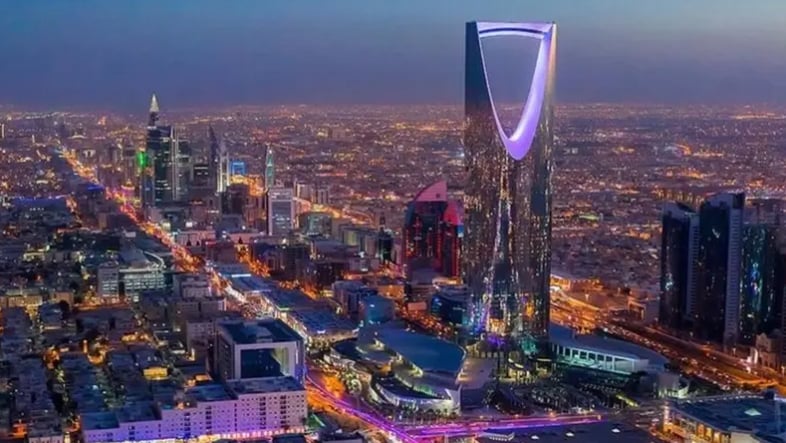 كاتب اقتصادي: تسهيل الإجراءات وتطوير الأنظمة عززا جاذبية الاستثمار بالمملكة