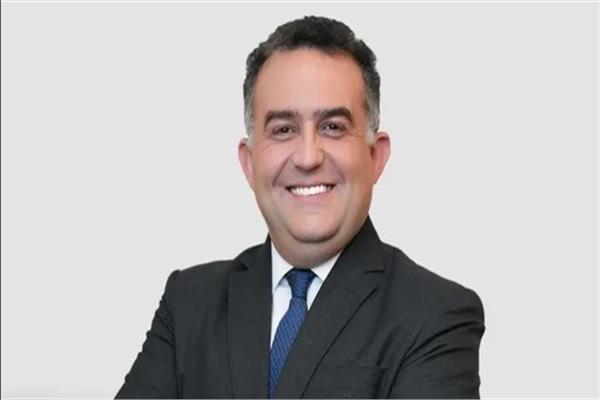 بعد تعيينه رئيسًا لـ البورصة.. من هو عمر رضوان؟