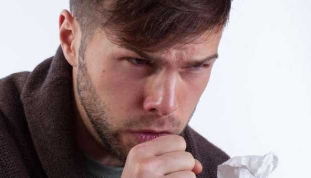 انتبه لها جيدًا.. 4 أعراض لسرطان الرئة (إنفوجراف)
