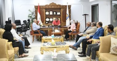 محافظ قنا يبحث توحيد الجهود وتعزيز التعاون مع مؤسسات المجتمع المدنى