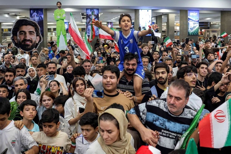 استقبال حافل لمنتخب إيران بعد عودته إلى طهران