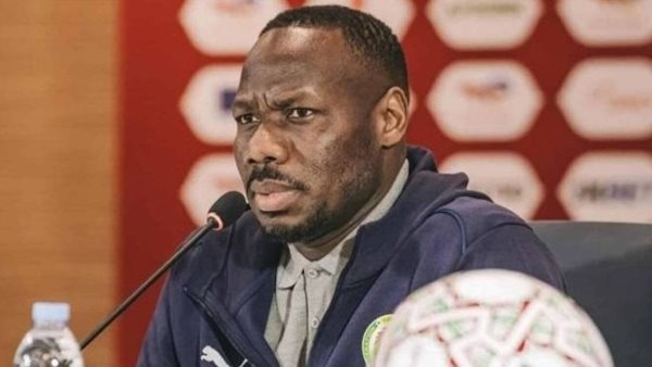 مدرب السنغال مهددًا بانسحاب بلاده من الكاف: "لن نُسلم كأس أمم أفريقيا للمغرب"