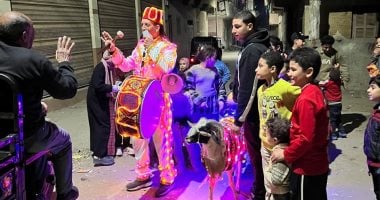 لوك جديد للمسحراتى.. الدهشان وخروفه المضيئ بيسحروا أهل الدقهلية