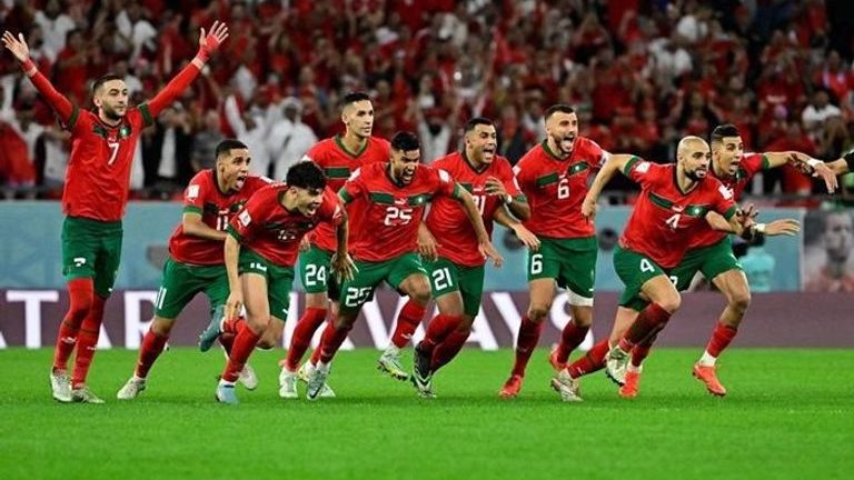 نجم منتخب المغرب يعلن اعتزال اللعب دوليا