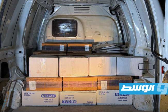 ضبط 12 مركبة أجنبية قبل تهريبها بضائع عبر معبر رأس اجدير