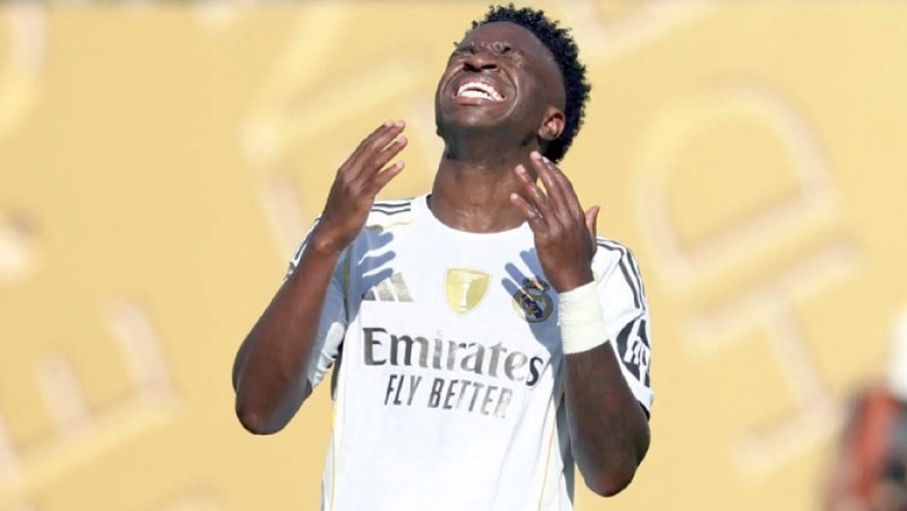 هل خالف القانون؟.. فينيسيوس ينفذ ركلات الجزاء على الطريقة الإيطالية