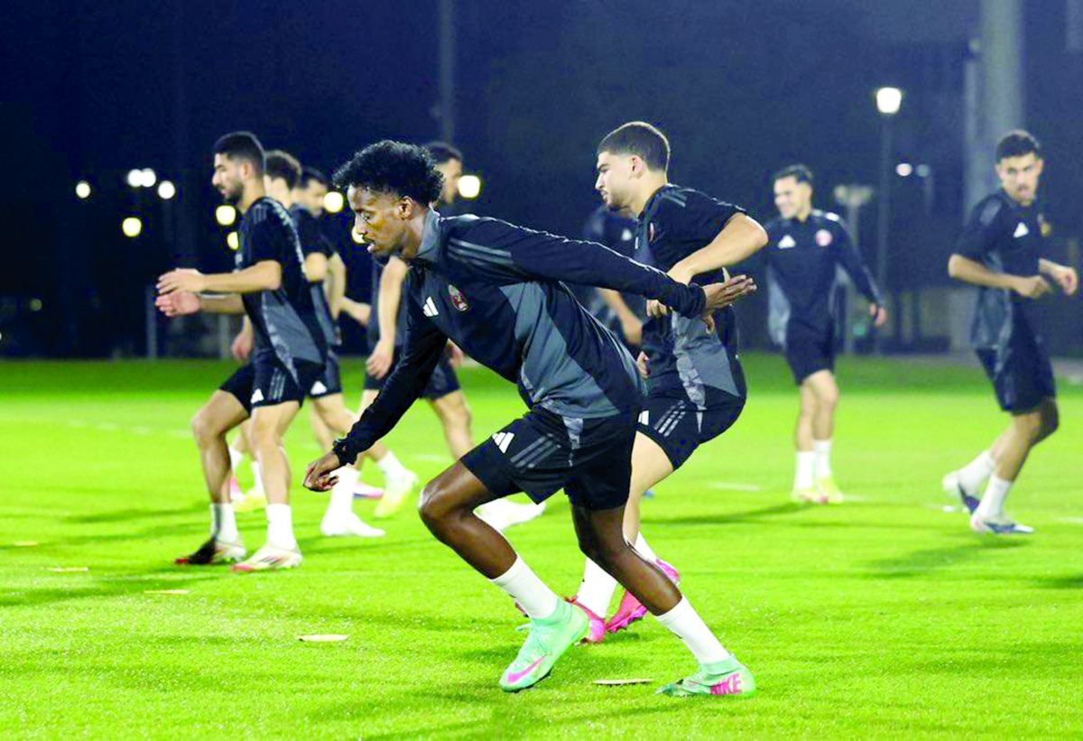 ‫ العنابي يواصل تدريباته.. لوبتيغي يراقب الملحق الأوروبي
