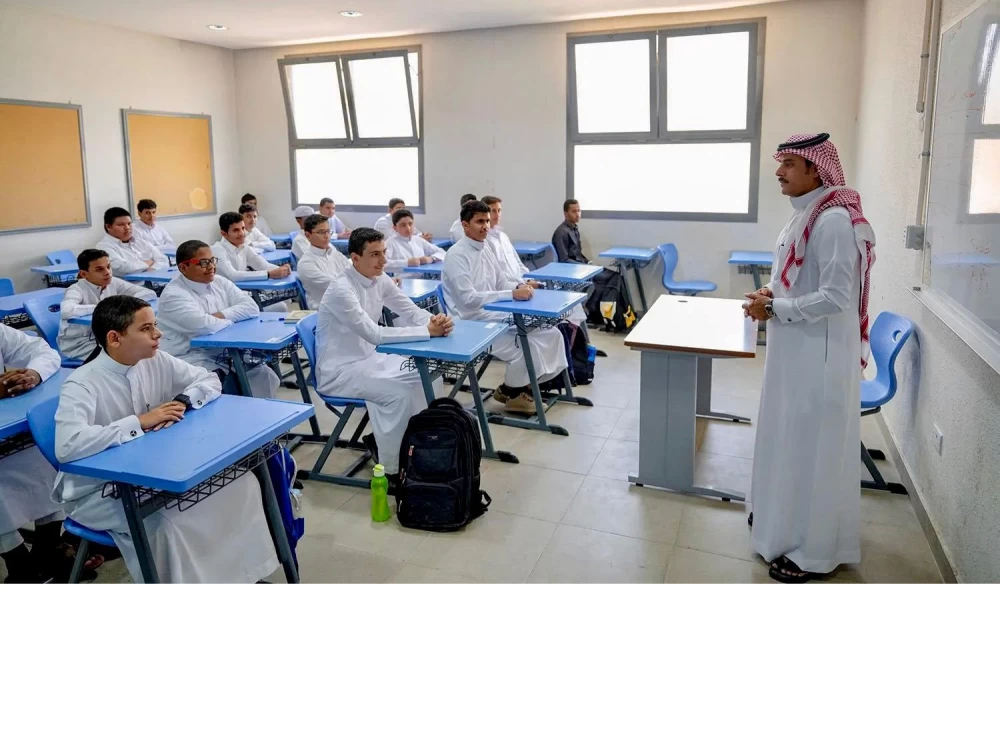 من السهر إلى «الانضباط».. الأسر تستعد «نفسياً» للعودة إلى المدارس!