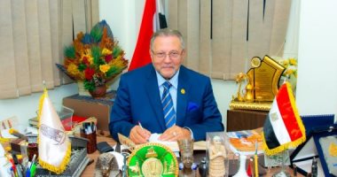 وزيرة الثقافة تكرم محمد الكحلاوى على هامش احتفالية تراثى 7