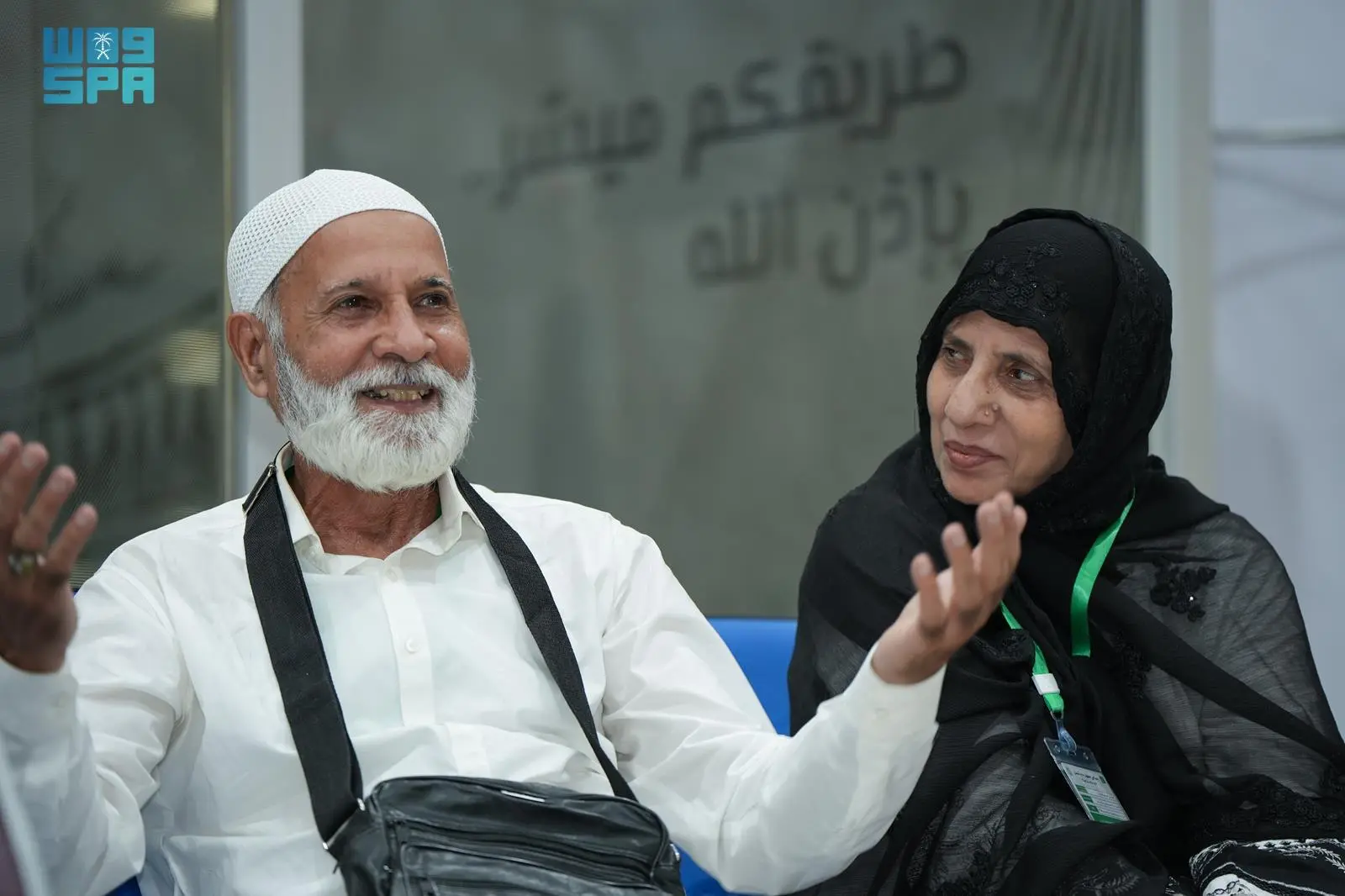 محمد وزوجته.. حكاية 20 عامًا تلبس الحلم ثوب الإحرام عبر مبادرة طريق مكة