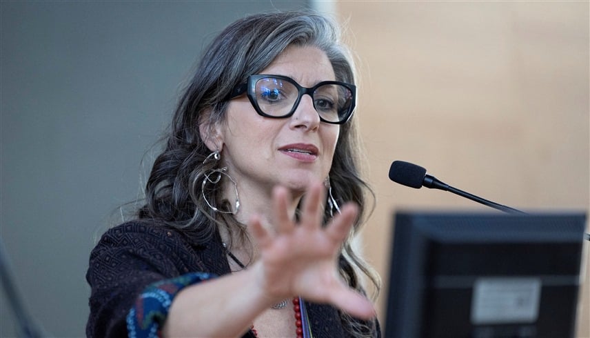 ألبانيزي ترفض الاستقالة بعد هجومها على إسرائيل