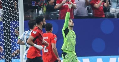 مصطفي شوبير يواصل التألق ويحرم الأرجنتين من هدف التعادل