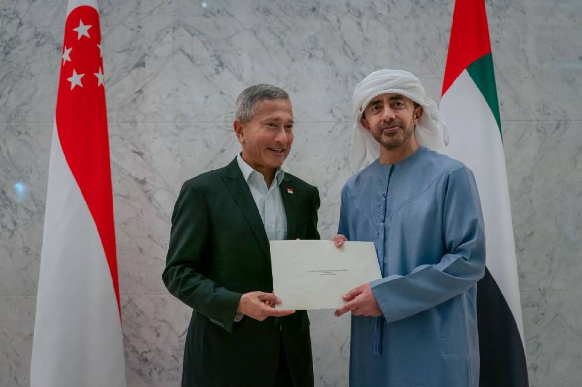 رئيس الدولة يتلقى رسالة خطية من رئيس سنغافورة تسلمها عبدالله بن زايد » صحيفة نبض الإمارات