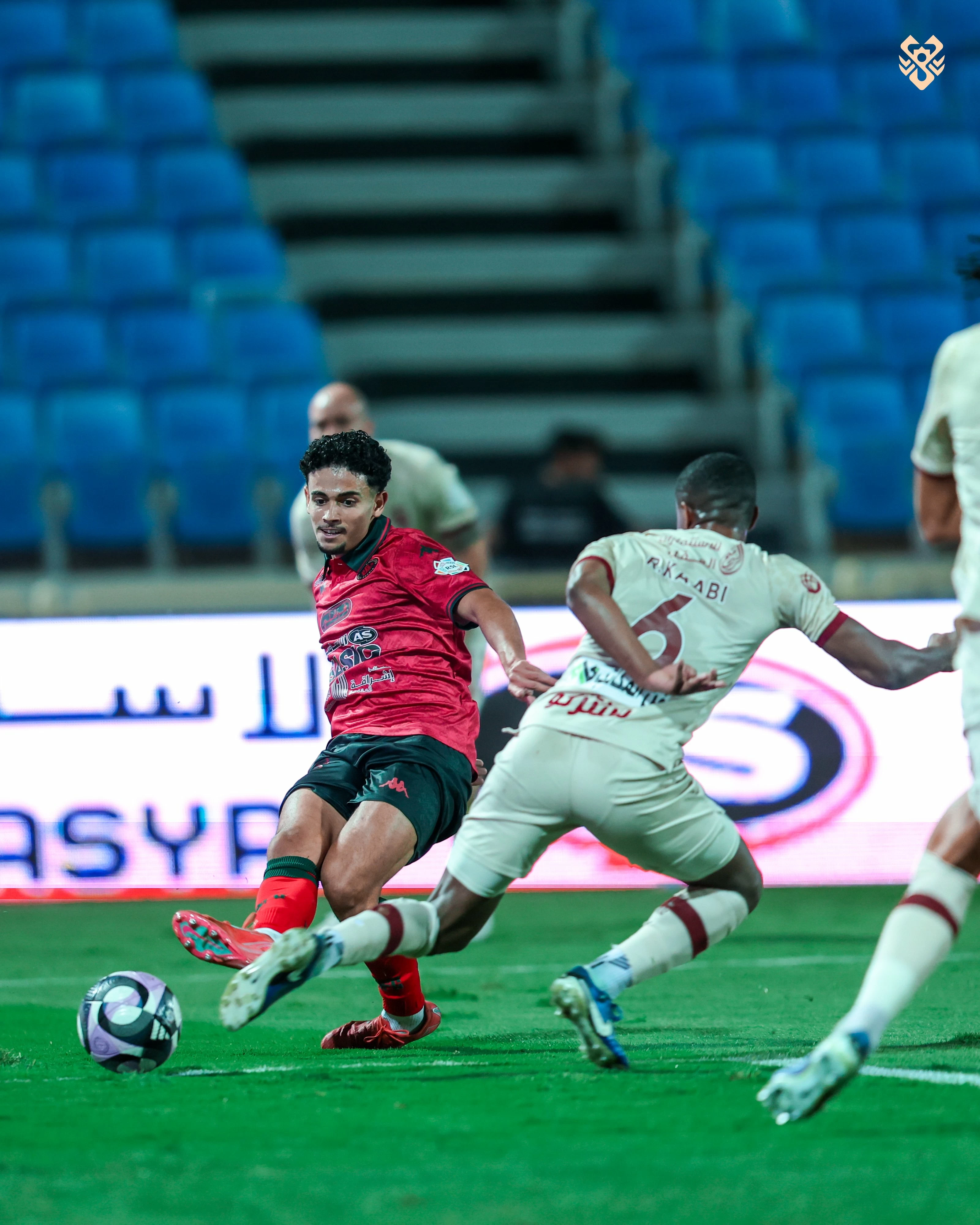 الخلود يدرك التعادل مع الفيحاء