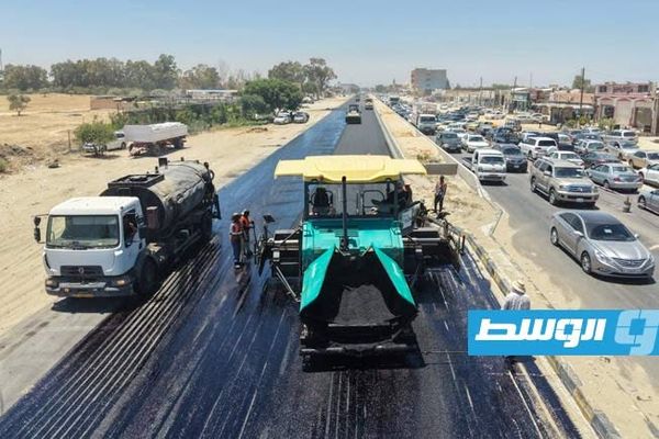 «المواصلات»: استمرار تطوير القاطع الغربي بالطريق الساحلي (صور)