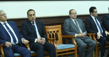 الدكتور مصطفى مدبولى يقدم واجب العزاء لأسرة الدكتور مفيد شهاب