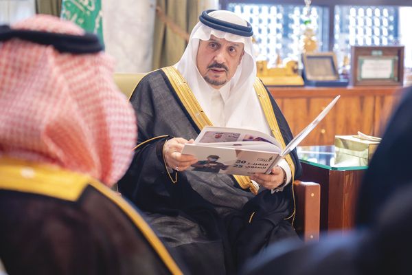 .. ويدفع بـ1800 طالب من الجامعة السعودية الإلكترونية لسوق العمل