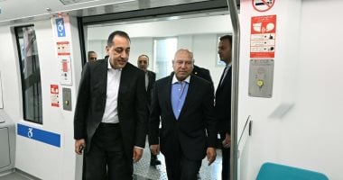 رئيس الوزراء يتفقد مشروع مونوريل شرق النيل: توجيه من الرئيس بالتوسع في إنشاء شبكة من وسائل النقل الجماعي الأخضر.. وزير النقل: "المونوريل" وسيلة عصرية وحديثة ومكيفة توفر أعلى مستويات الخدمة والراحة للم