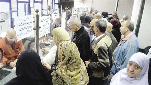 هل تتجاوز زيادة المعاشات 15%؟ رئيس التأمينات يجيب