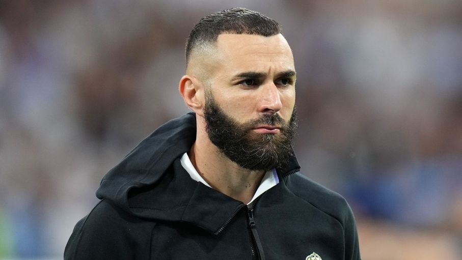 بنزيما: الريال ليس فريقاً حقيقياً مثل باريس