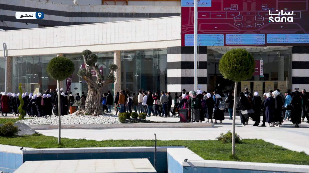 اهتمام طلابي متزايد بزيارة معرض دمشق الدولي للكتاب