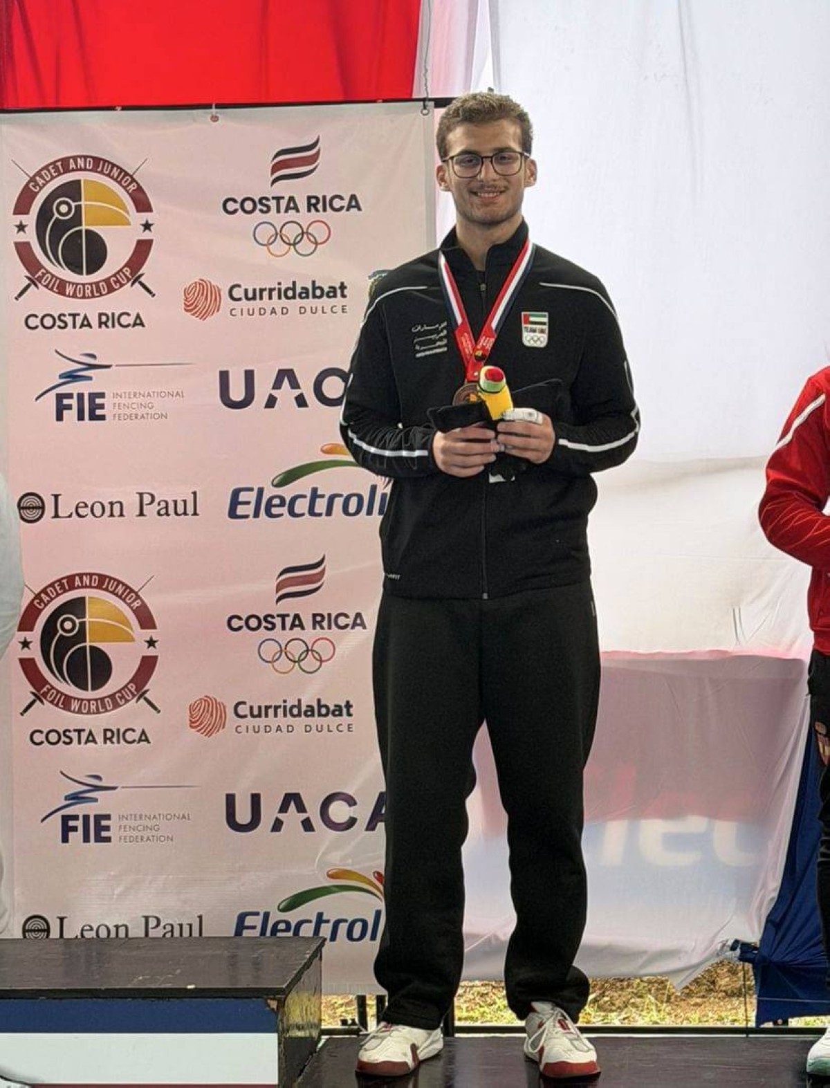 فارس البلوشي يحقق أول ميدالية إماراتية في كأس العالم للمبارزة