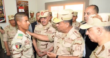 الفريق أشرف سالم زاهر يتفقد إحدى وحدات التدريب الأساسى