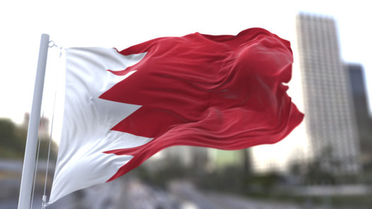 البحرين تعلن اعتراض صواريخ ومسيّرات إيرانية استهدفت أراضيها