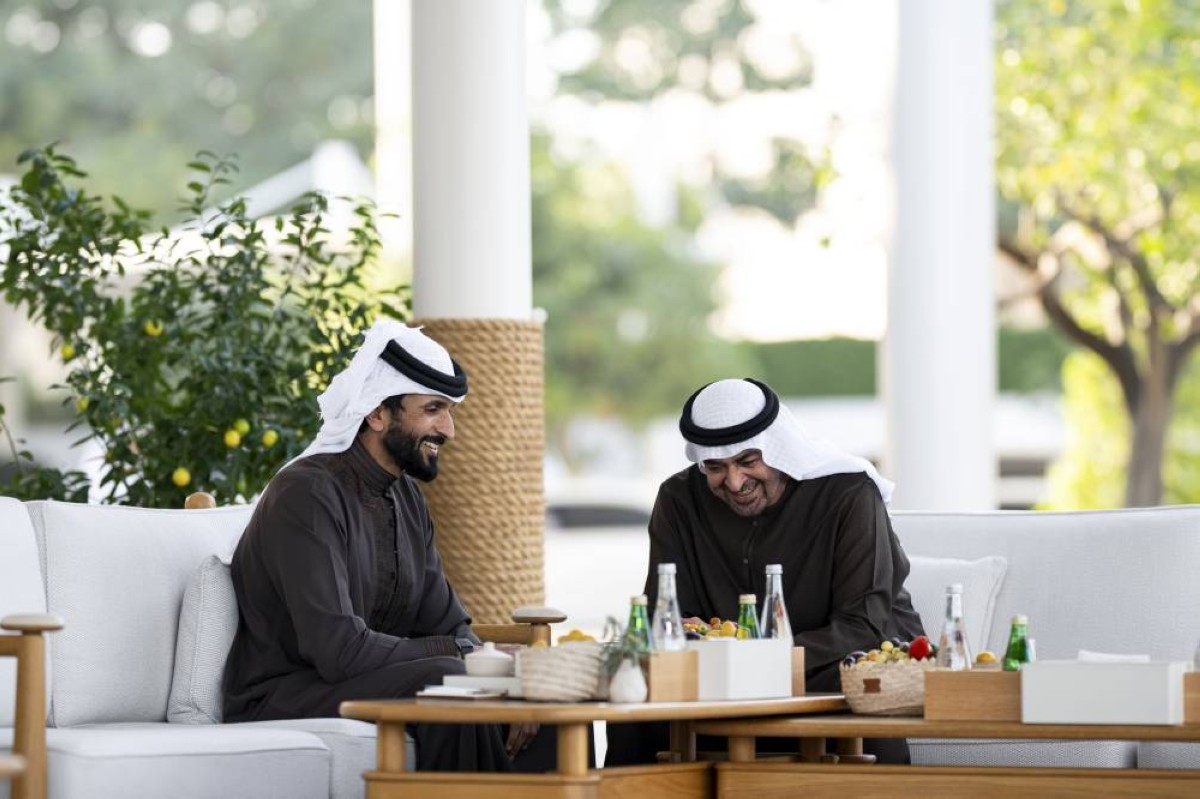 رئيس الدولة يستقبل ناصر بن حمد آل خليفة