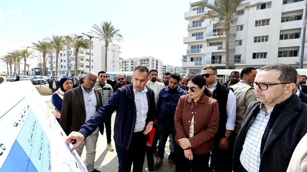 وزيرة الإسكان تتابع أعمال مشروع "مزارين" بالعلمين الجديدة (صور)
