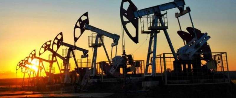 النفط قد يتجاوز 100 دولار للبرميل إذا تم إغلاق مضيق هرمز بالكامل