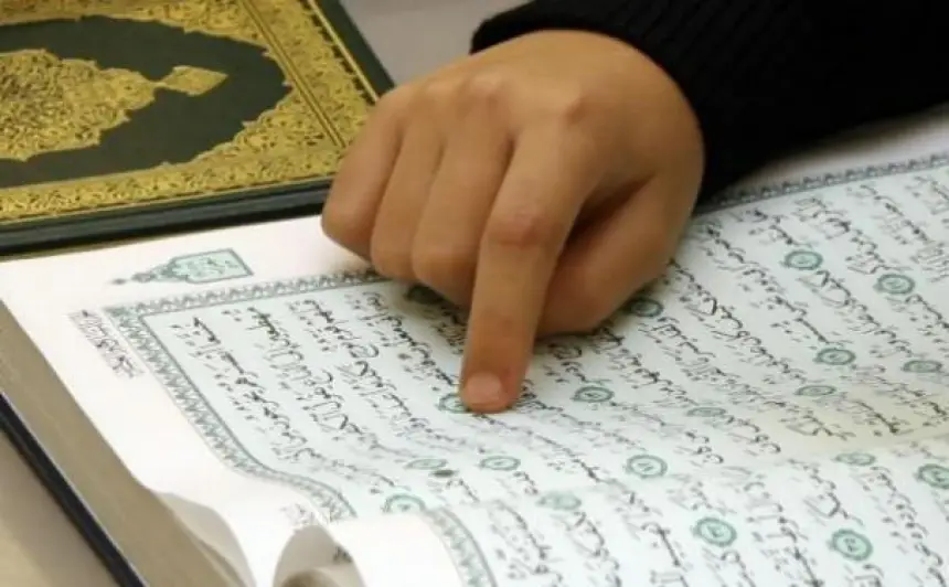 "الحزب الراتب" .. موعد قرآني يومي يعمق صلة المغاربة بالقرآن في رمضان