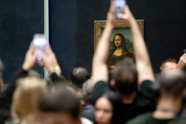 الموناليزا تنجو من تسرب مياه ألحق أضرارًا بمتحف اللوفر في فرنسا