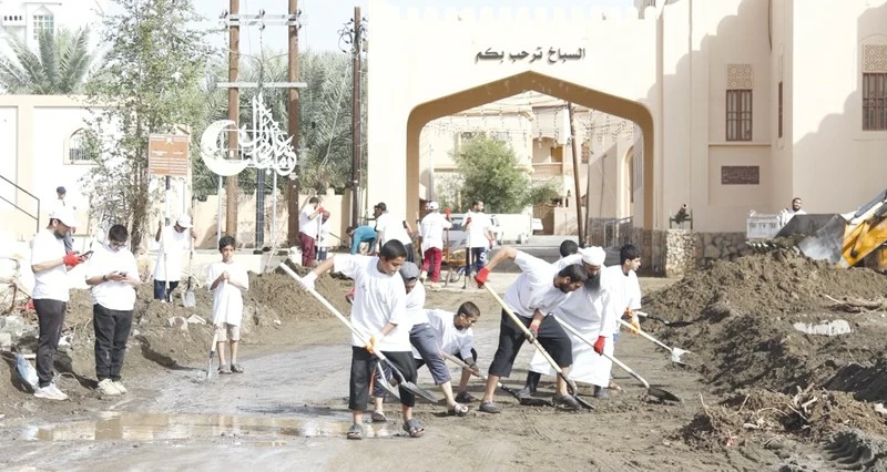 منخفض المسرات: إنهاء تفعيل المركز الوطني لإدارة الحالات الطارئة .. وخطة متكاملة لإعادة تأهيل الطرق وضمان استمرارية الحركة المرورية