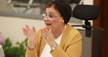 نائب وزير الصحة: متابعة مؤشرات المواليد وتطوير خدمات الرعاية الصحية الأولية.. الدكتورة عبلة الألفى: دخول فوج المواليد عام 2000 مرحلة الإنجاب.. نجاح تجربة تركيب وسائل تنظيم الأسرة طويلة المدى لـ68% من 