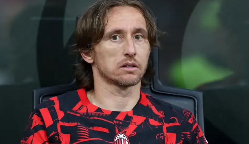 مودريتش يتلقى عرضًا للعودة إلى ريال مدريد