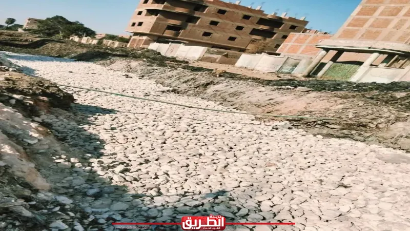 من ترعة غير مستغلة لمحور مروري يخدم المواطنين.. محافظ الجيزة يتابع أعمال تطهير ترعة الحفرية بالبراجيل