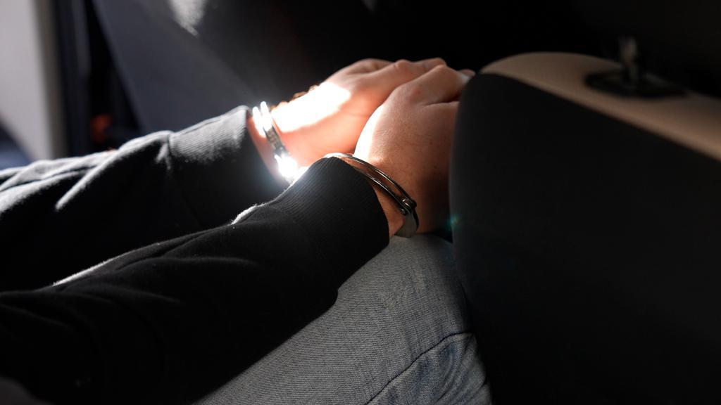 اعتقال سائق حافلة (29 عامًا) من شرقي القدس بشبهة ارتكاب مخالفات جنسية خطيرة بحقّ قاصرين